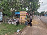 Jalan Rusak, Empat Titik Wilayah Dipasang Banner Peringatan Rawan Kecelakaan