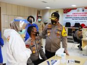 Personel Polda Pengaman Pilkada Jalani Tes Swab