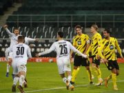 Gladbach Taklukkan Dortmund