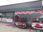 Mitsubishi Buka Diler Mobil Penumpang Pertama di Papua