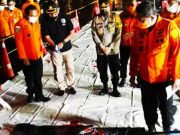 Basarnas Serahkan Serpihan SJ182 ke DVI untuk Pemeriksaan Lebih Lanjut
