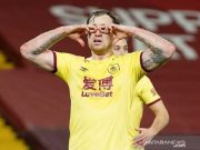 Burnley Runtuhkan Keangkeran Anfield
