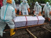 Pemakaman Jenazah Secara Prosedur Covid di TPU Saradan Wonogiri