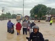 Jalur Pantura Perbatasan Pemalang-Tegal Macet 4 Km