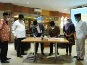 TINGKATKAN LITERASI PERPUSTAKAAN UNISSULA MOU DENGAN BAWASLU JATENG