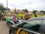 Petugas Polsek Tegal Selatan Sisir Kerumunan