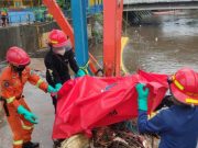 Jenazah Lelaki Tanpa Identitas Mengambang di Pintu Air Manggarai