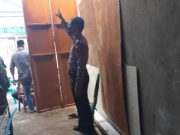Pasang Baja Ringan, Seorang Pria Tewas Tersetrum