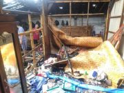 Rumah Terbakar Saat Ditinggal ke Sawah