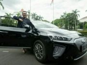 Wagub Jabar Ajak Masyarakat Beralih ke Mobil Listrik