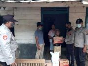 Peduli di Tengah Pendemi, Polsek Limpung Salurkan Bantuan Sosial