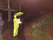 Tebing Longsor Tutupi Jalan di Batang
