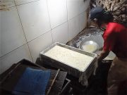 Ukuran Dikecilkan dan Harga Naik, Strategi Perajin Tahu Tempe Hadapi Kedelai Langka