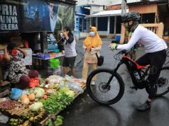 Hari Pertama PPKM, Gubernur Susuri Kota Semarang Ingatkan Warga untuk Pakai Masker