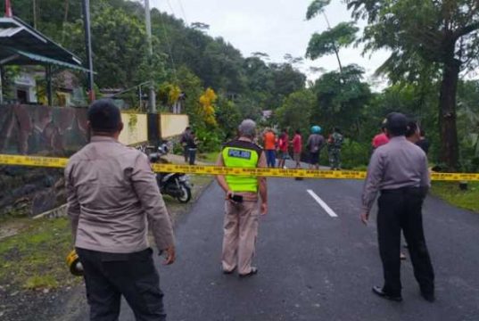 Tanah Ambles, Pemasangan Jembatan Bailey di Jalan Wadaslintang Sulit Dilakukan