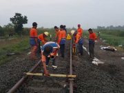 Sempat Tenggelam, Jalur Rel Sudah Dapat Dilintasi KA