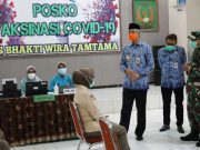 Vaksinasi Dinilai Lambat, Gubernur Minta Ada Percepatan