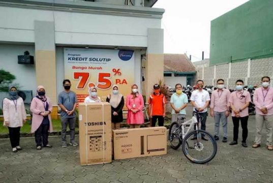 Bank Jateng Serahkan Hadiah Undian Program Kredit Solutip