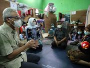 Tengok Pengungsi Merapi, Ganjar Kondangan Bayi 40 Hari