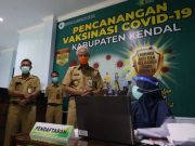 Ganjar Turun Langsung Awasi Vaksinasi di Puskesmas