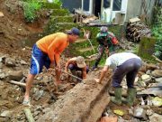 Rumah Warga Gondang Watumalang Ambruk Tertimpa Senderan Longsor