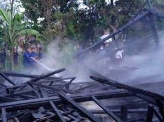 Rumah Limasan Kayu Ludes Terbakar di Desa Rajek