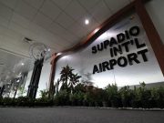 Keluarga Penumpang Pesawat Jatuh Datangi Bandara Supadio Pontianak