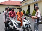 Sepeda Motor Teman Diembat, Berakting Pura-pura Ikut Mencari