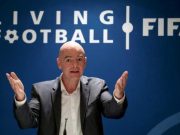 Presiden FIFA: Pemain Sepak Bola Bukan Prioritas untuk Vaksin