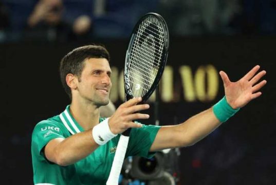 Djokovic dan Serena Lolos ke Babak Kedua Australia Open