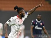 Milan Lolos ke 16 Besar