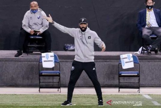 Thierry Henry Mundur dari Montreal