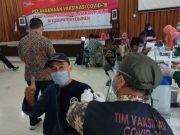 Wartawan, ASN, Tokoh Agama dan Atlet Divaksin di Gedung Setda