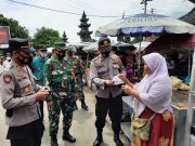 Dukung Gerakan Jateng di Rumah Saja, Patroli Gabungan TNI – Polri Bagi Masker