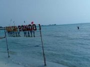 Berwisata ke Pantai Ombak Mati Jepara, Kita Tak Mendengar Suara Deburan Ombak