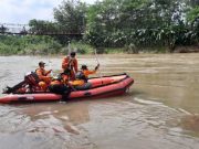 Hanyut di Sungai Sengkarang, Didik Belum Ditemukan
