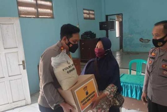 Nenek yang Mencopet di Pasar Mandiraja Malah Dapat Bantuan dari Polsek