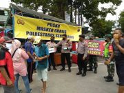 Polsek Semarang Barat Bagikan 250 Masker untuk Warga Manyaran