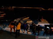 Satpolair Baubau Evakuasi Korban Kecelakaan Kapal Terbalik