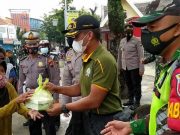 Jumat Berkah, Kodim dan Polres Blora Bagikan 250 Nasi Kotak buat Tukang Becak