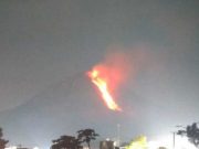 Gunung Sinabung Luncurkan Lava Pijar Sejauh 2 Kilometer