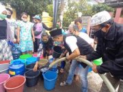 Ratusan Warga Tegalsari Kota Tegal Berebut Air Bersih