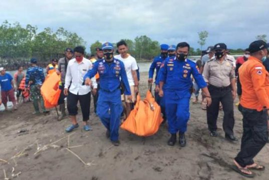 Tersapu Ombak, Pencari Ikan di Batang Ditemukan Meninggal