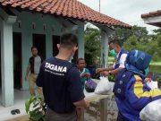 Dinsos P2KB Distribusikan Nasi Bungkus Dan Logistik Ke Warga Terdampak