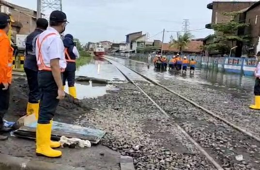 Perjalanan KA Lintas Utara Kembali Normal
