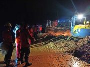 Longsoran Tanah Berhasil Disingkirkan, Jalur Wisata Dieng Kembali Normal