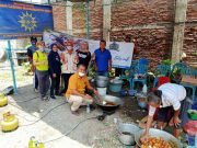 Ika Smanco Gandeng Lazismu, Beri Bantuan Logistik ke Warga Genuk