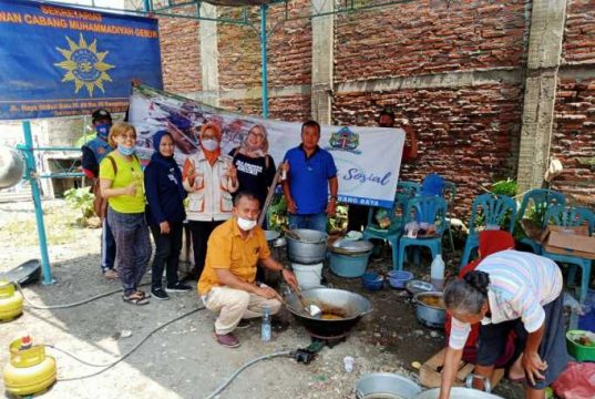 Ika Smanco Gandeng Lazismu, Beri Bantuan Logistik ke Warga Genuk