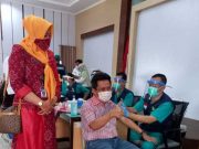 Bupati dan Wakil Bupati Wonosobo Terpilih Ikut Vaksin di RSUD KRT Soetjonegoro