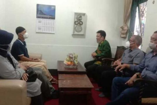 Afif Nurhidayat Lapor ke Ketua RT 06 dan RW 15 Kampung Lingkungan Pendapa Bupati Wonosobo